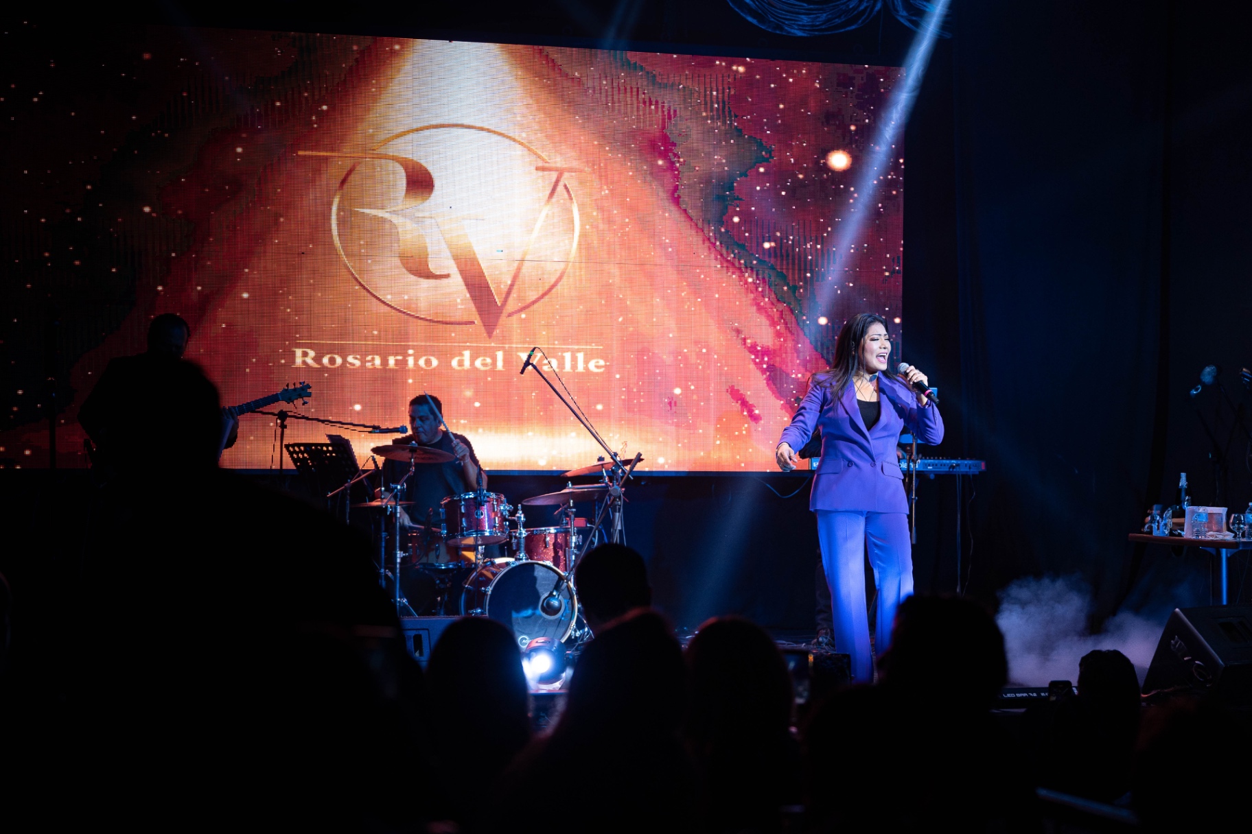 Presentación en vivo con la pantalla del logo Rosario del Valle